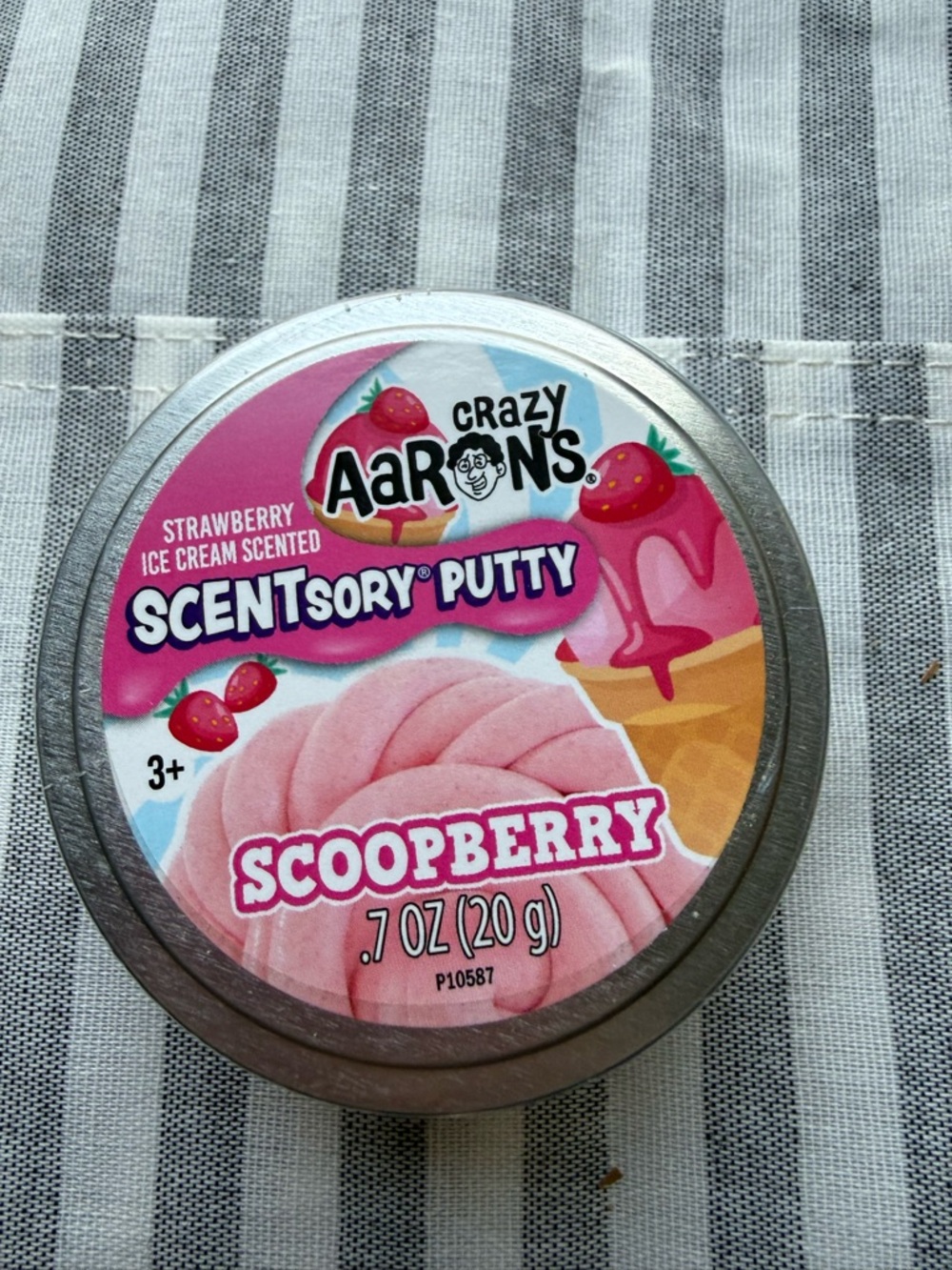Crazy Aaron’s Scoobberry Pink Scented Scentsory Putty